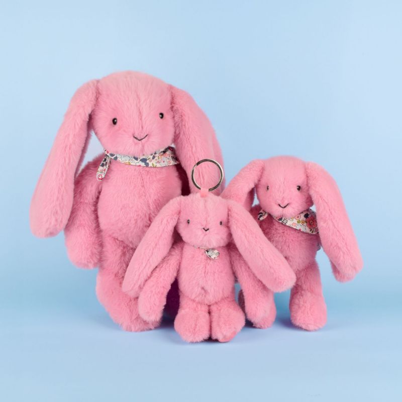 Image d'ambiance de présentation du produit Peluche Lapin Fleurette Grenadine (50 cm) - Doudou et Compagnie